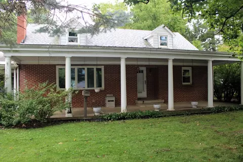 120 S Walnut St, Clinton, IL 61727