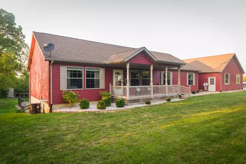 5289 East Rd, Clinton, IL 61727