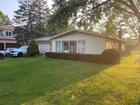 940 Hawthorne Ln, Northbrook, IL 60062