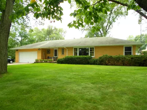9110 S 84th Ct, Hickory Hills, IL 60457