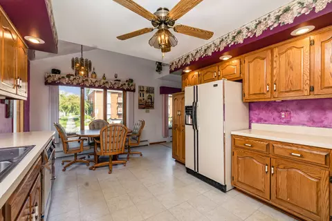 18464 School St, Lansing, IL 60438 photo 7