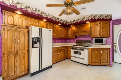 18464 School St, Lansing, IL 60438 photo 8