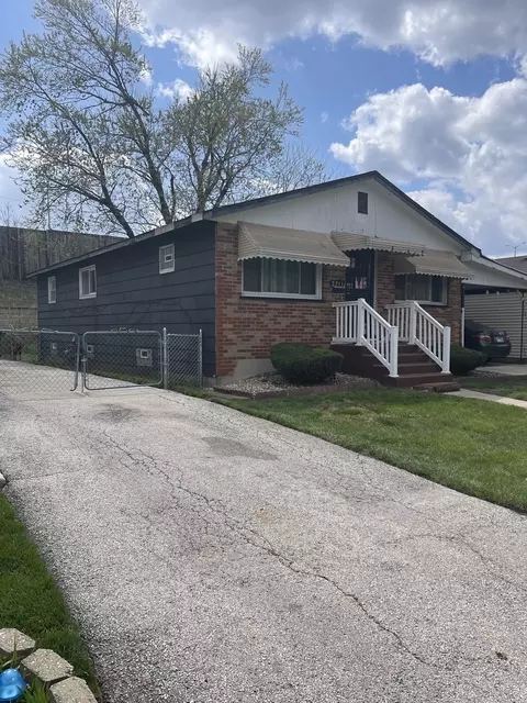 3711 Maxey Ct, Robbins, IL 60472 photo 3