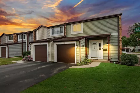 617 Barberry Ln, Wheeling, IL 60090