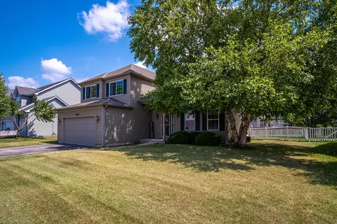 2282 Iroquois Ln, Yorkville, IL 60560