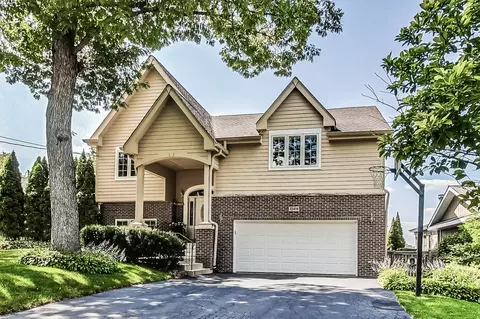33418 N Lake Shore Dr, Grayslake, IL 60030