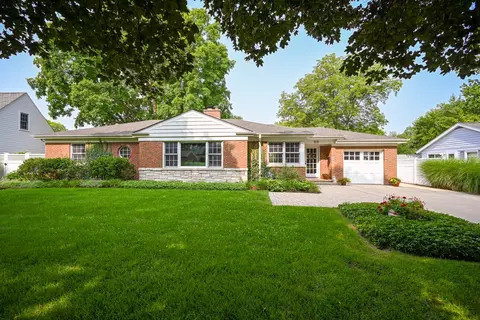 818 Gamon Rd, Wheaton, IL 60189