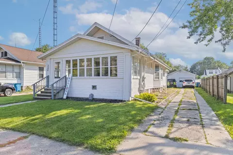 320 Sherman Ave, Dixon, IL 61021