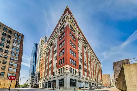732 S Financial Pl #405, Chicago, IL 60605