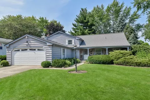 1357 Briarwood Dr, Naperville, IL 60540