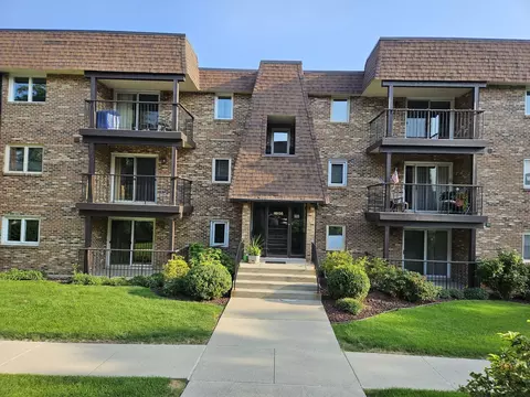 18135 Martin Ave #1SW, Homewood, IL 60430