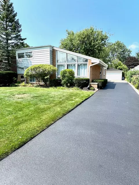 1212 Cavell Ave, Highland Park, IL 60035