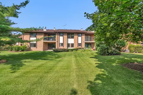 8105 Piers Dr #1706, Woodridge, IL 60517