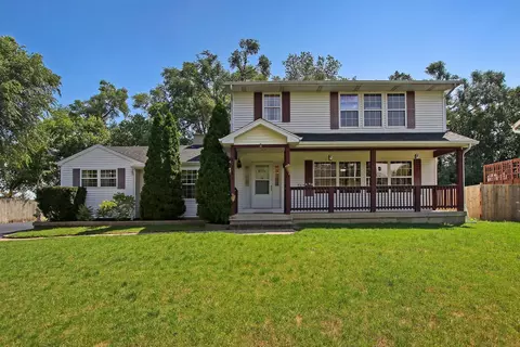40541 N Minena St, Antioch, IL 60002