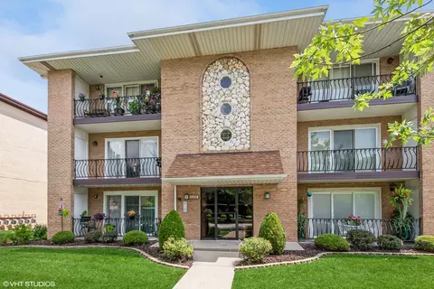 16831 81st Ave #2N, Tinley Park, IL 60477