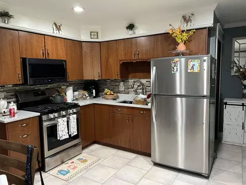 2080 Harvard Ln, Elgin, IL 60123 photo 3
