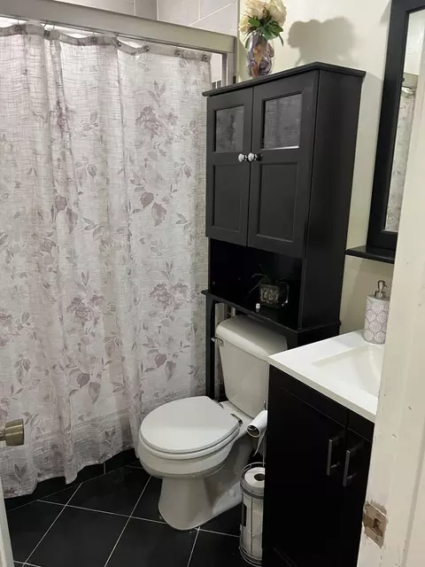 2080 Harvard Ln, Elgin, IL 60123 photo 8