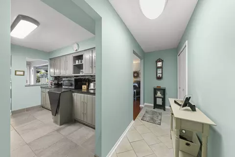 1460 Stonebridge Trl #1-2, Wheaton, IL 60189 photo 10