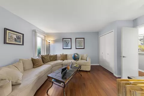 1460 Stonebridge Trl #1-2, Wheaton, IL 60189 photo 4