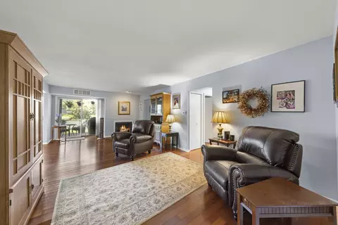 1460 Stonebridge Trl #1-2, Wheaton, IL 60189 photo 7