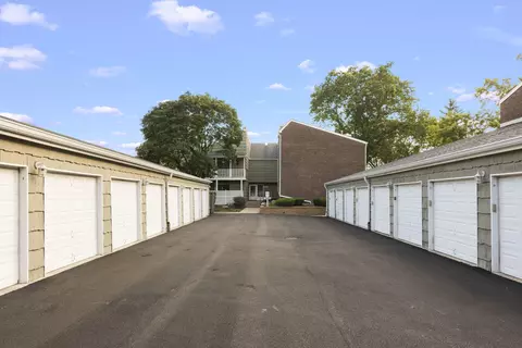 1460 Stonebridge Trl #1-2, Wheaton, IL 60189 photo 17