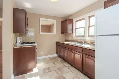 427 W Railroad Ave, Bartlett, IL 60103 photo 6