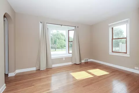 427 W Railroad Ave, Bartlett, IL 60103 photo 14