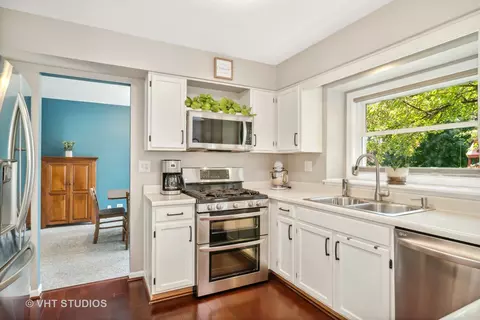 2337 Meadowview Ct, Aurora, IL 60502 photo 7