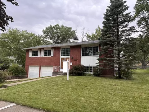 2516 Jackson Dr, Woodridge, IL 60517