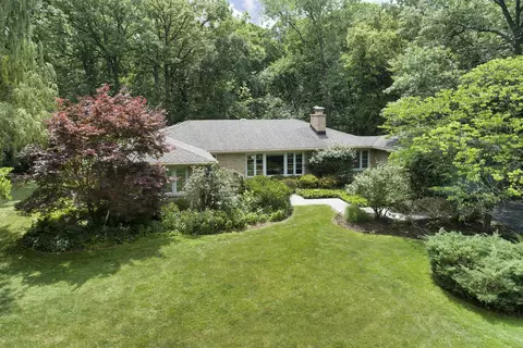 7 Burr Oak Trl, Riverwoods, IL 60015