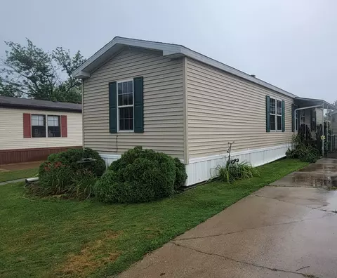 76 Robin Rd #76ROB, Beecher, IL 60401