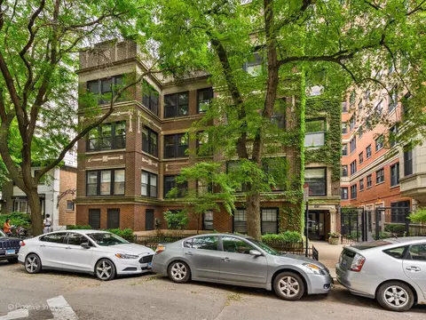 425 W Briar Pl #GE, Chicago, IL 60657