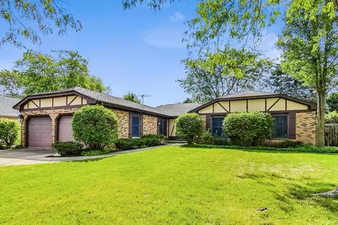 3825 Grace Ln, Glenview, IL 60025