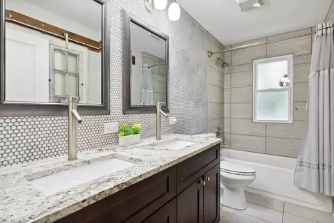 1258 E Prairie Ave, Des Plaines, IL 60016 photo 16