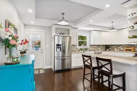 1258 E Prairie Ave, Des Plaines, IL 60016 photo 9