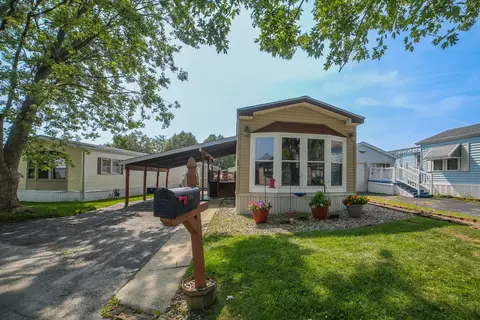 151 Maple Ln, Manteno, IL 60950