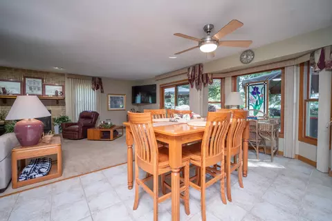 7511 Grace Dr, Roscoe, IL 61073 photo 9