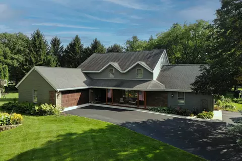 7511 Grace Dr, Roscoe, IL 61073