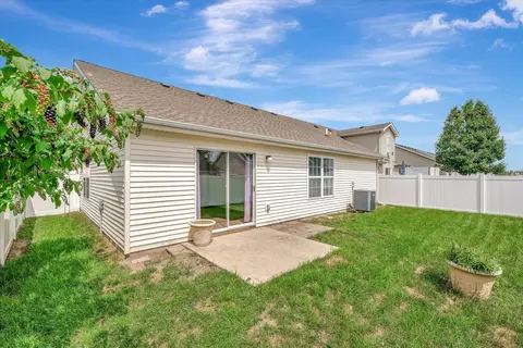 609 Bardeen Ln, Champaign, IL 61822 photo 27