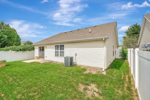 609 Bardeen Ln, Champaign, IL 61822 photo 25