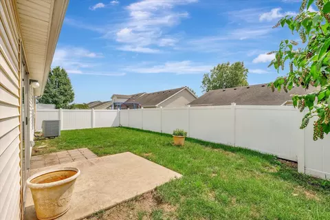 609 Bardeen Ln, Champaign, IL 61822 photo 28