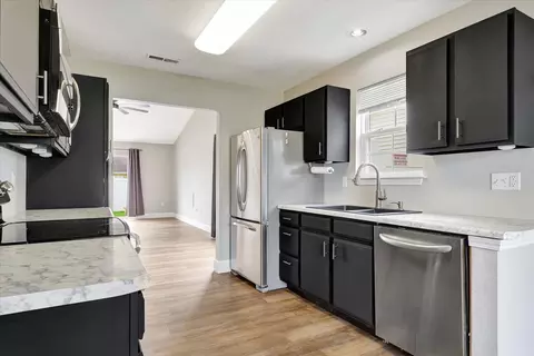 609 Bardeen Ln, Champaign, IL 61822 photo 7