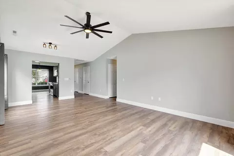 609 Bardeen Ln, Champaign, IL 61822 photo 12