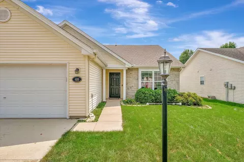 609 Bardeen Ln, Champaign, IL 61822 photo 3