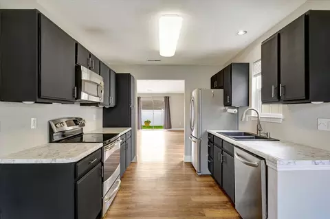 609 Bardeen Ln, Champaign, IL 61822 photo 6