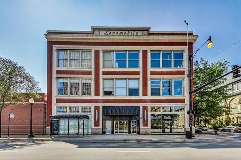 2000 S Michigan Ave #107, Chicago, IL 60616