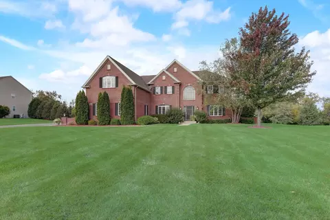 6056 Westminster Ln, Gurnee, IL 60031