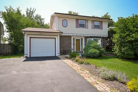 73 W Wrightwood Ave, Glendale Heights, IL 60139