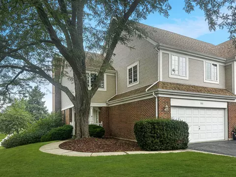 703 Monroe Dr #RES, Lindenhurst, IL 60046