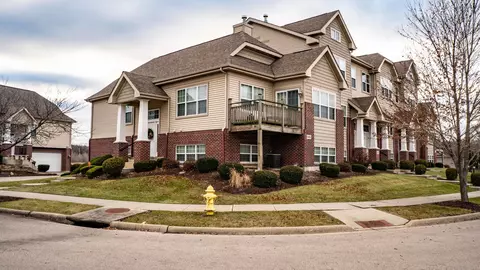 2401 River Oaks Apt 5 Ln, Rockford, IL 61102